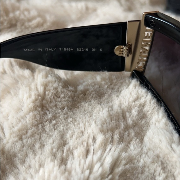 NEW | Chanel Black Gold Trim Sunnies With Quilted Case - Picture 6 of 11
